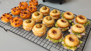 Mini Donuts SALGADO | Como fazer a massa perfeita e 3 sabores!